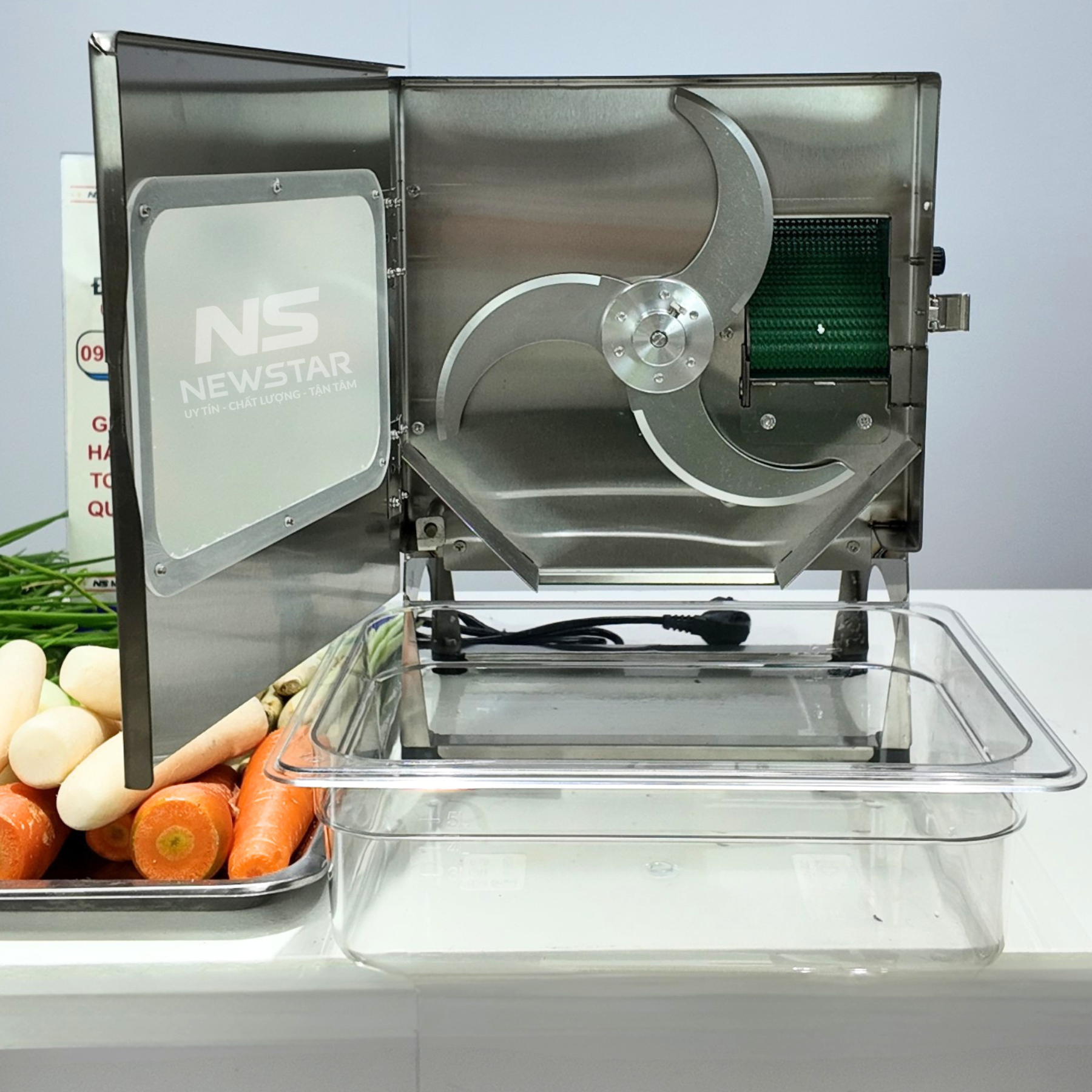 Máy thái rau củ băng tải mini YQC-200 có thiết kế an toàn