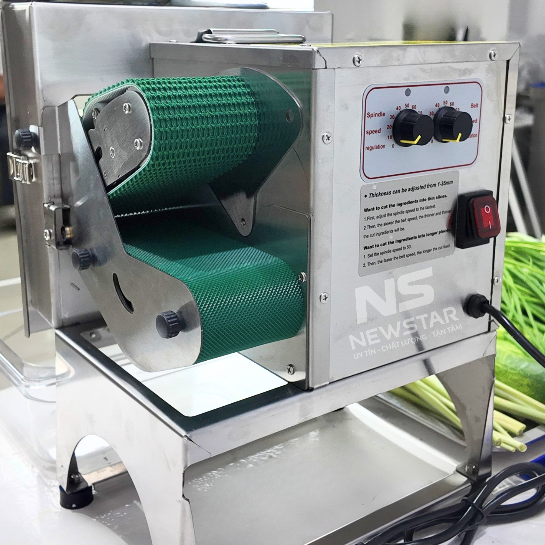 Máy thái rau củ băng tải mini YQC-200 