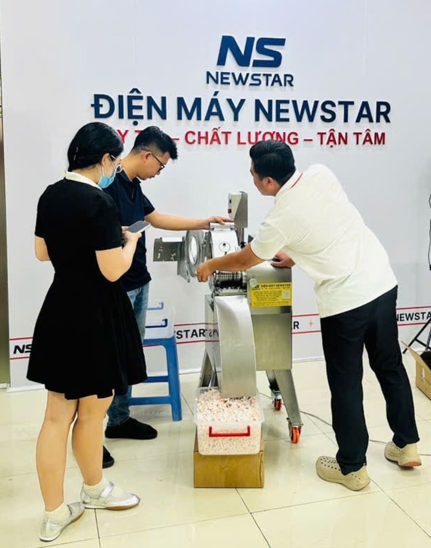 Vì sao chọn máy thái hạt lựu YQC120 chuyên cắt thịt tươi, mỡ heo và rau củ quả thành hạt lựu đồng đều
