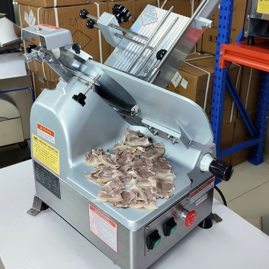 Máy thái thịt tự động SL300 thái thịt chín